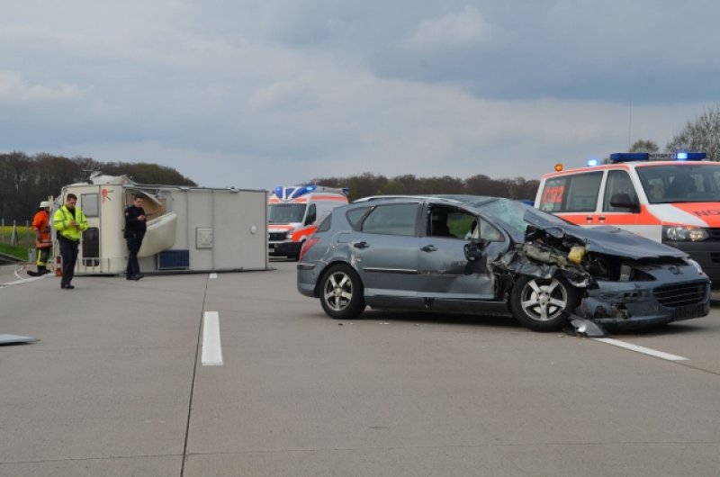 Unfall eingekl. Person Unfall eingekl. Person